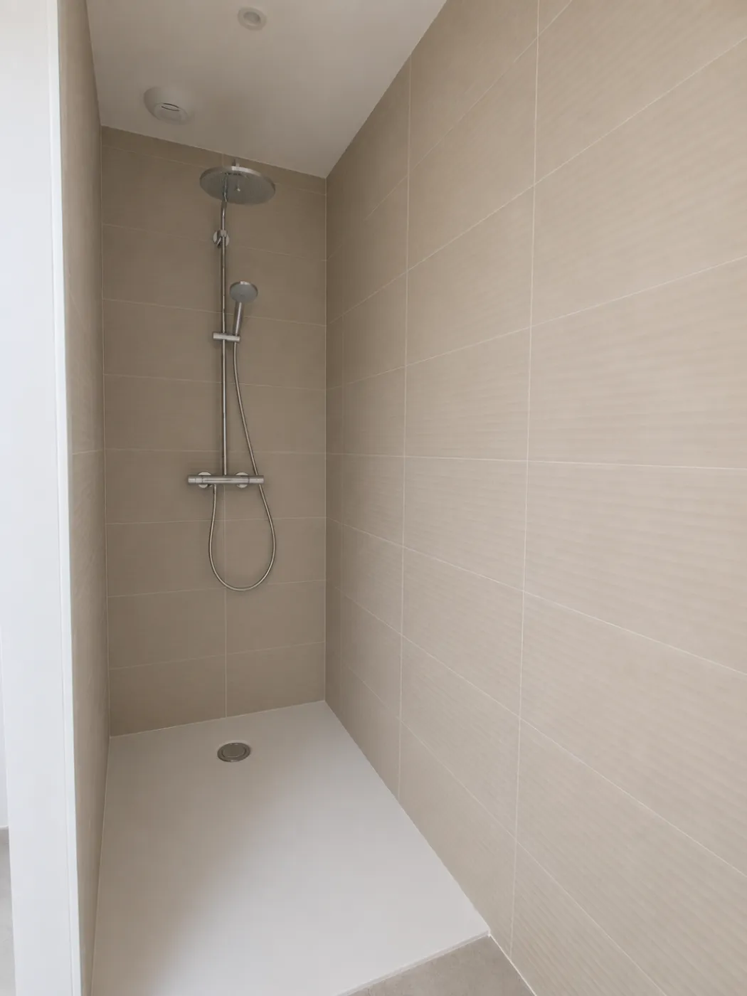 Douche à l'italienne étage