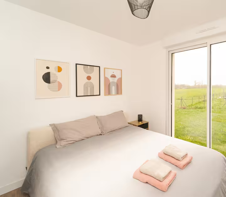 Chambre 1 — lit Queen size