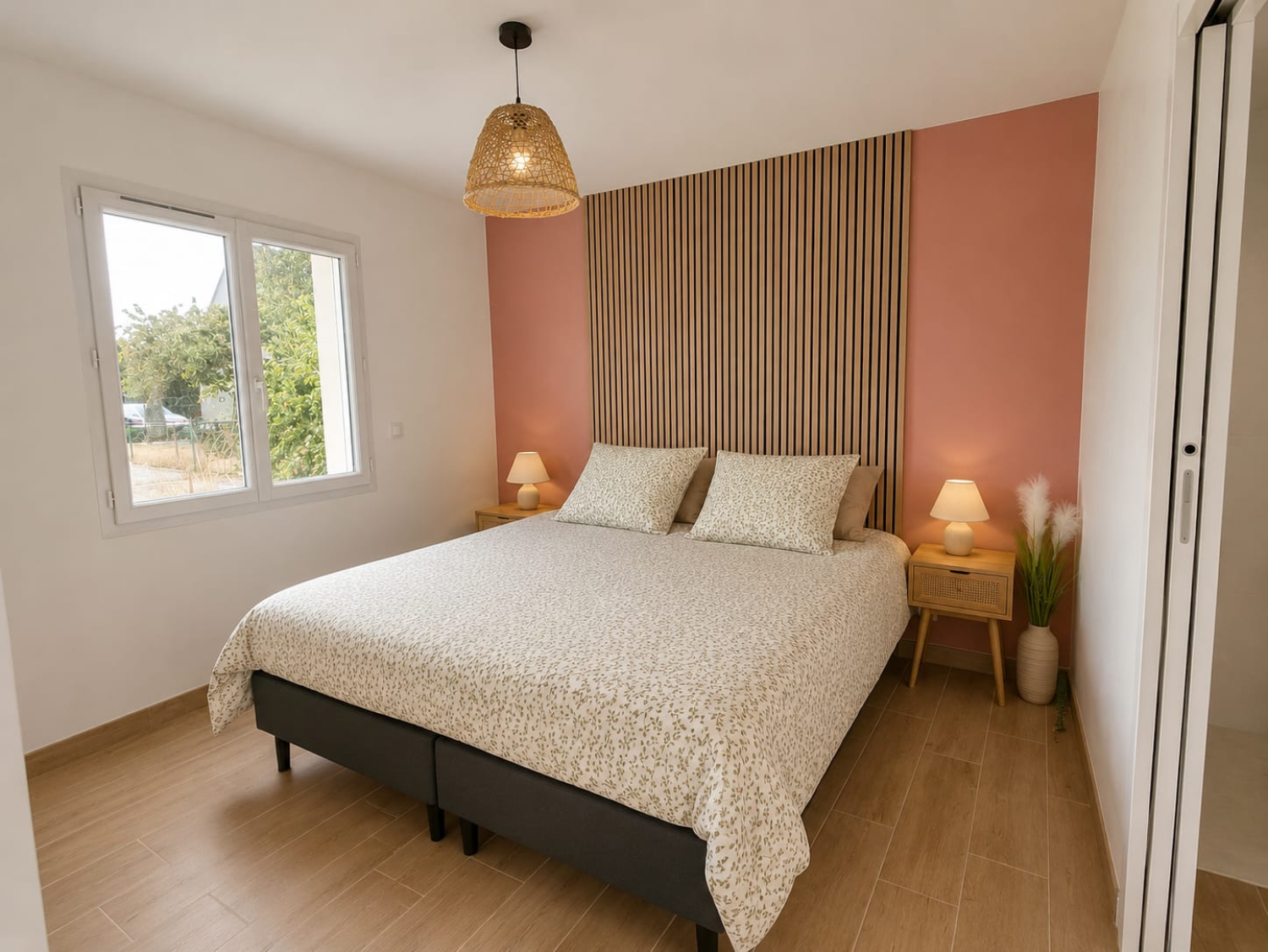 Chambre 1 — lit double, rez-de-chaussée